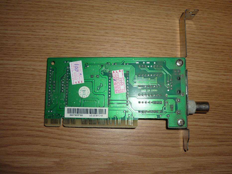 Placi de retea - internet 10/100 Mbs, slot PCI