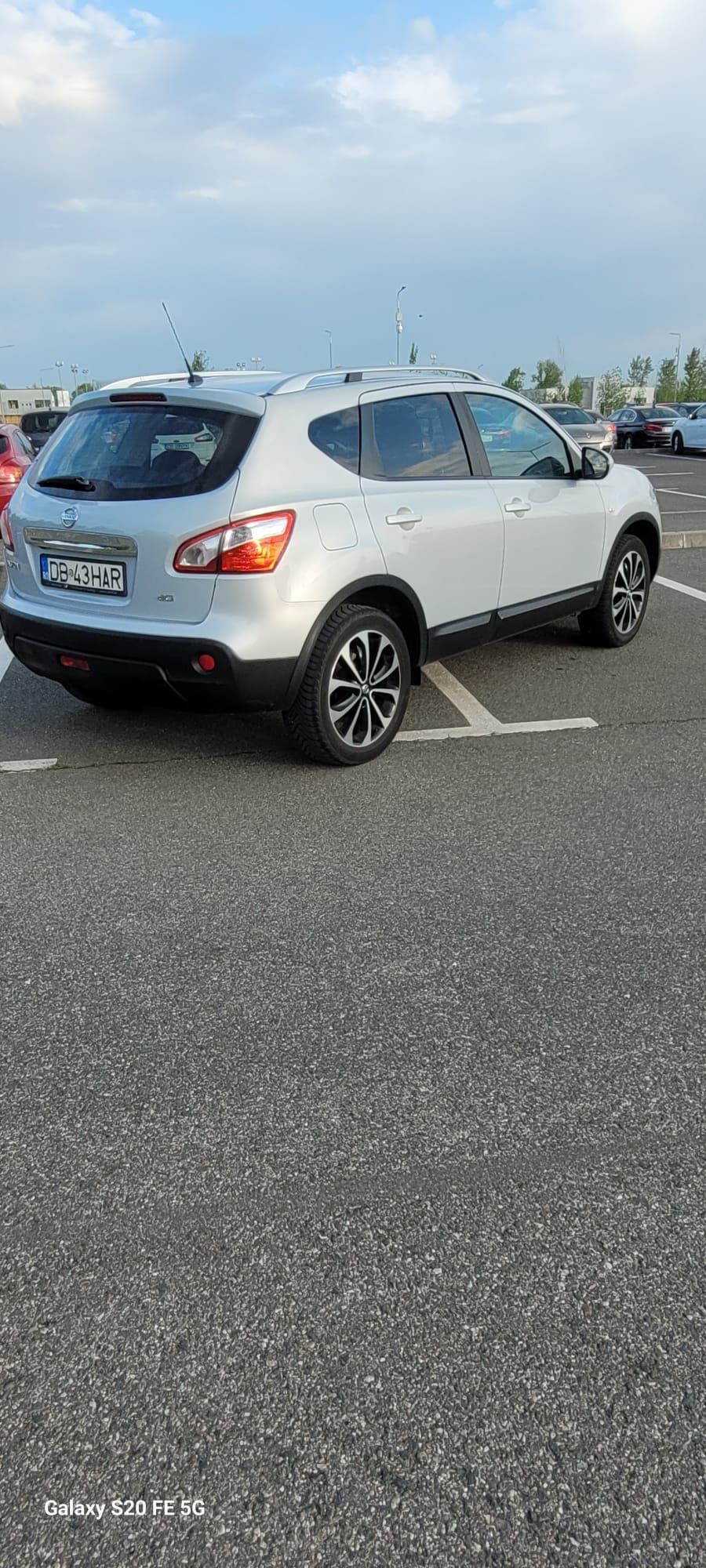 Vând Nissan Qashqai 2011