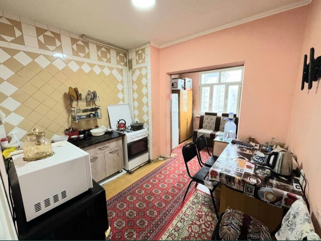Yakkasaroy tumani 2xonali  uy sotiladi
