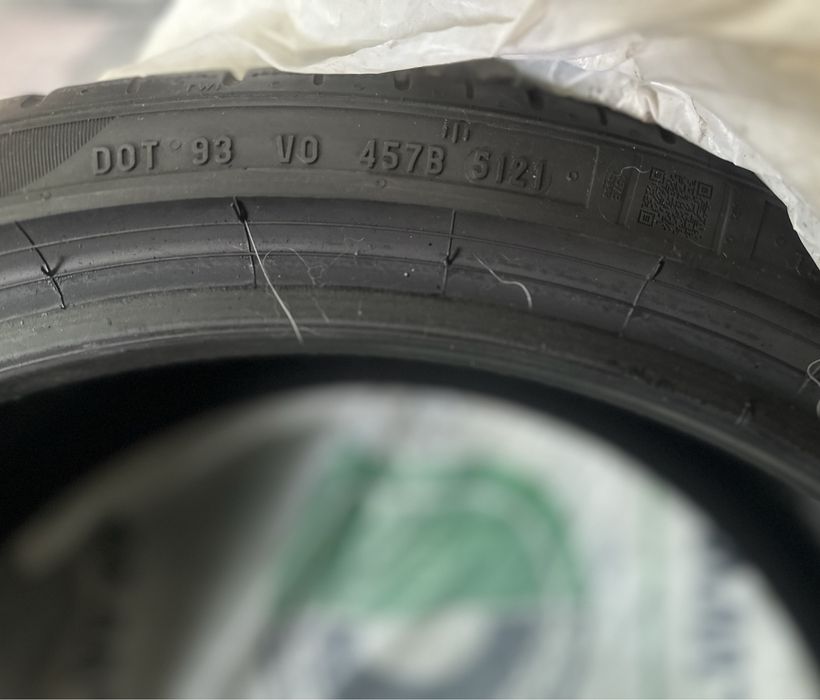 Pirelli 4 cauciucuri de vara ca noi 235/35/19