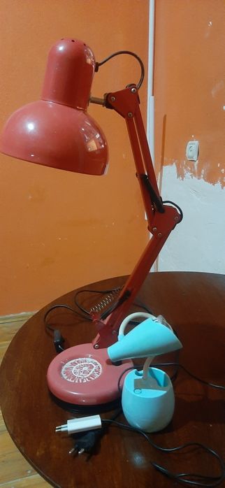 Светильник настольный 2 шт.продаю дёшево