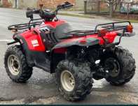 Atv Linhai worker