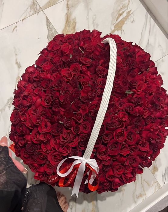 Продам 505 роз бутоны большие, красивые . Торг уместен