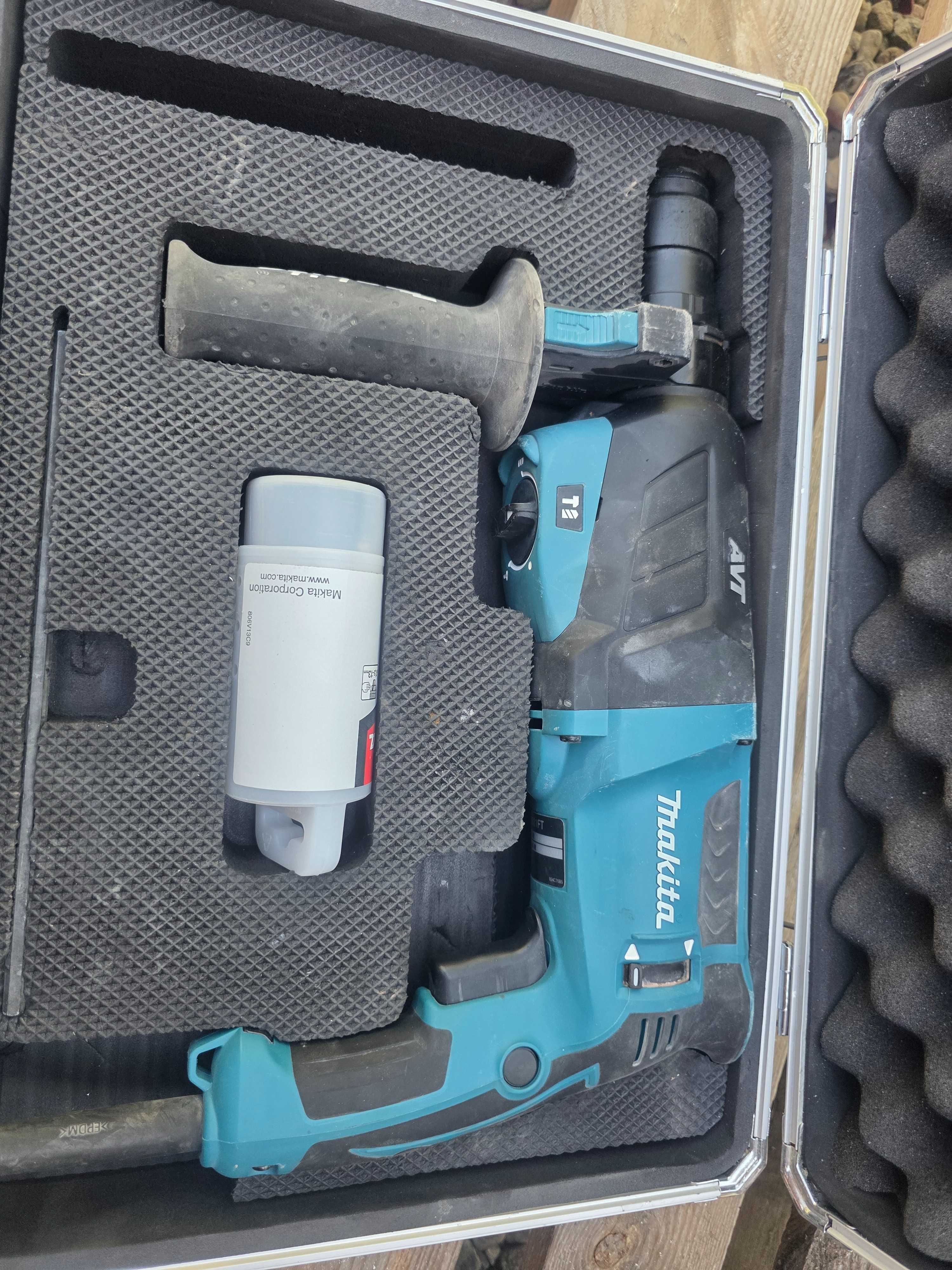 Makita HR2631FT ciocan rotopercutor si demolator electric 2,4 J