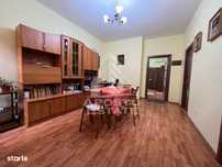 Apartament cu 3 camere, semidecomandat,situat in zona Centrala