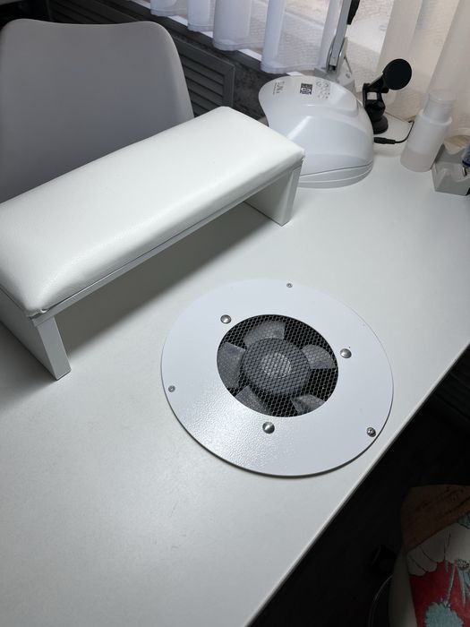 Продам вытяжку для маникюра