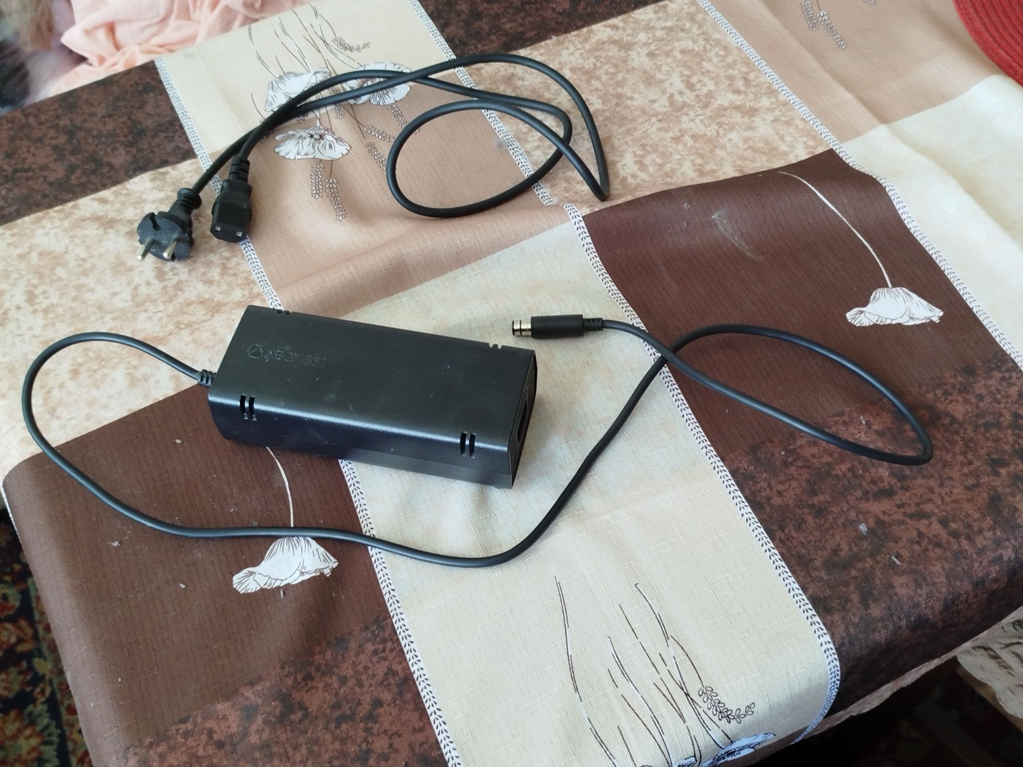 Xbox 360 с Kinect и 3 игри