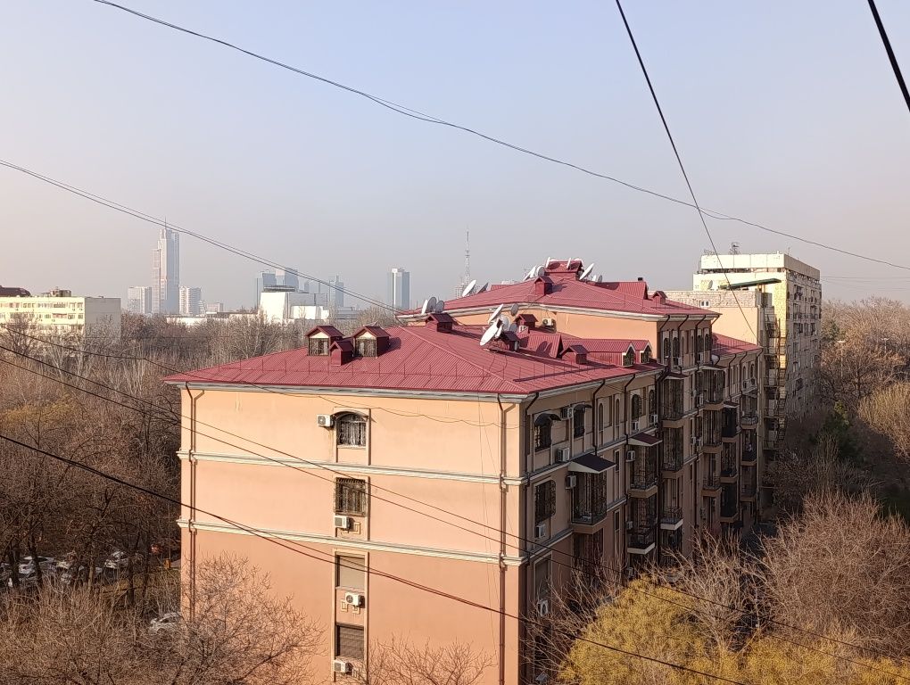 Продаем свою трех-комнатную квартиру в центре города Ц-5