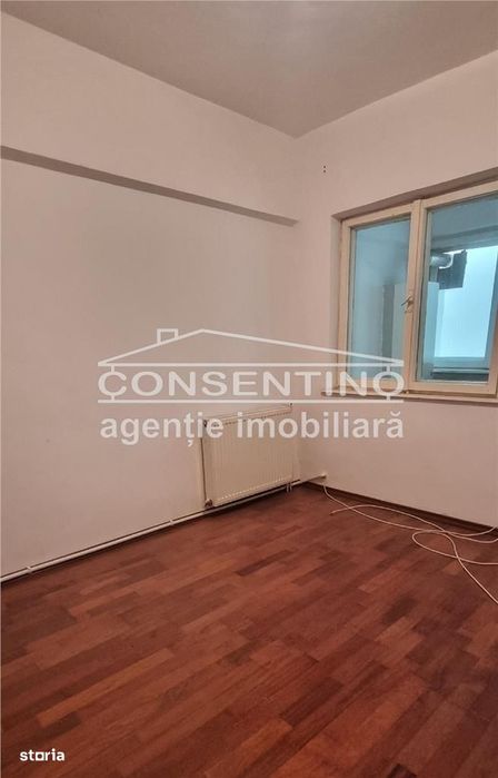 Se vinde imobil edificat in 1984 , cu 4 camere , etaj 2, liber ,Centru