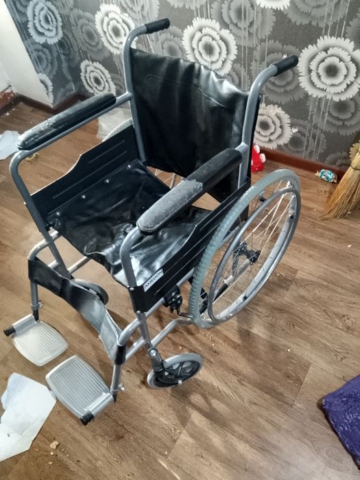 Инвалидни коляска