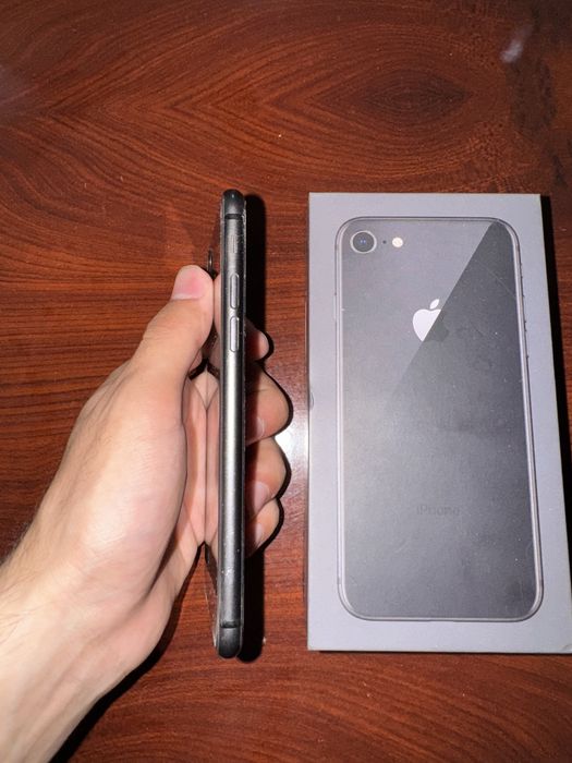 IPHONE 8 real oladganla tel qlila