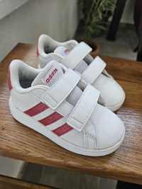 Vand Adidas, marimea 24