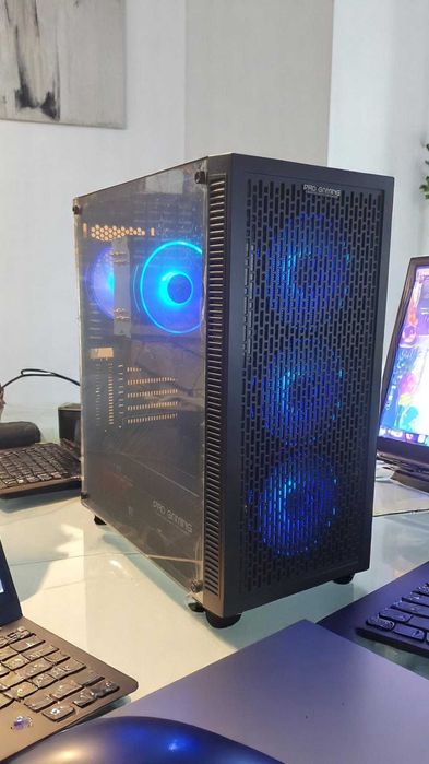 Calculator Gaming Hive i7 7700, 32GB DDR4, RX580 8GB, SSD 512Gb, 1TB