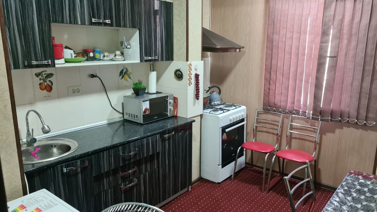 Tinchlik metroda Kvartira ijarasi qizlarga