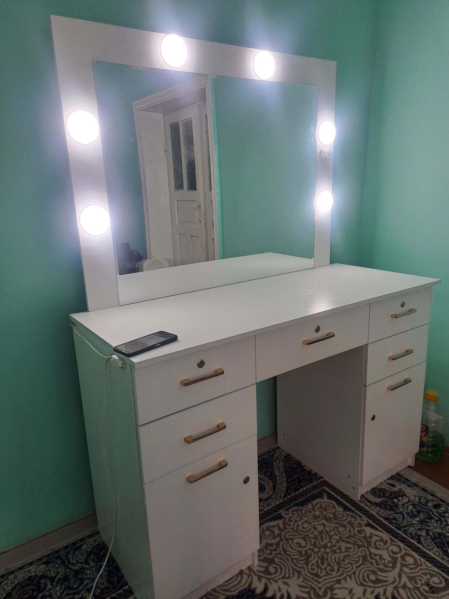 Salon mebeli tryumo