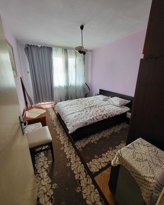 Дава се под наем Тристаен апартамент в Бургас, Център - 80 кв.м за 408 € - Снимка #2