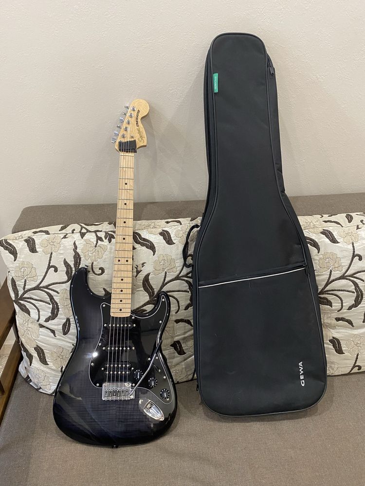 Электрогитара Fender Squier Stratocaster HSS Black Burst