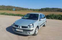 Renault Clio 2001 година
