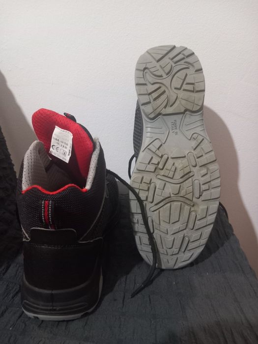 Работни обувки  номер 44