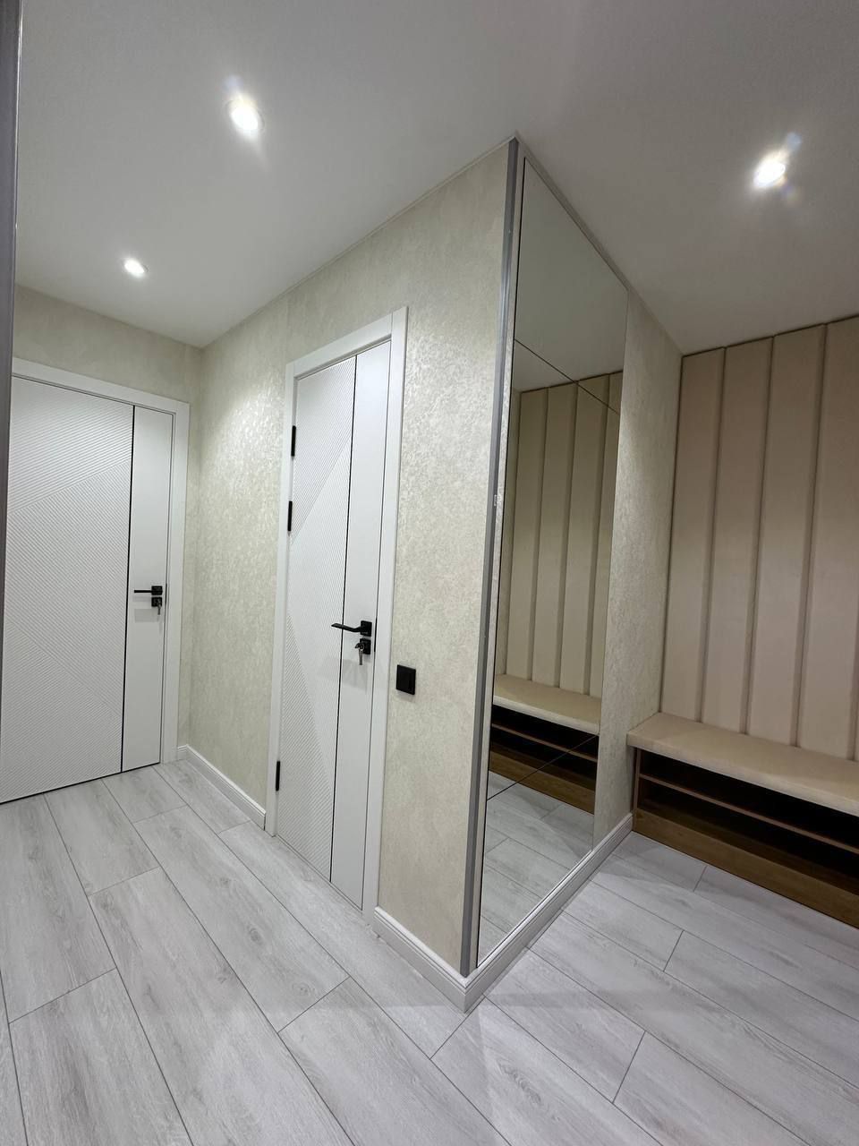 Срочно продается 1в2 комнатная квартира,Ш.Руставели, цветочный базар