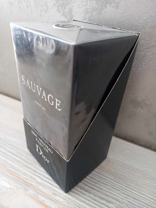 SAUVAGE DIOR New. Nouveau 100ML