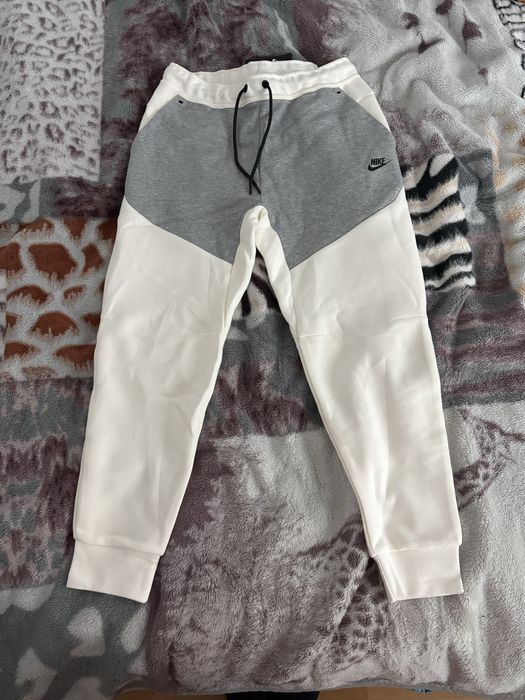 Pantaloni nike tech marimea M