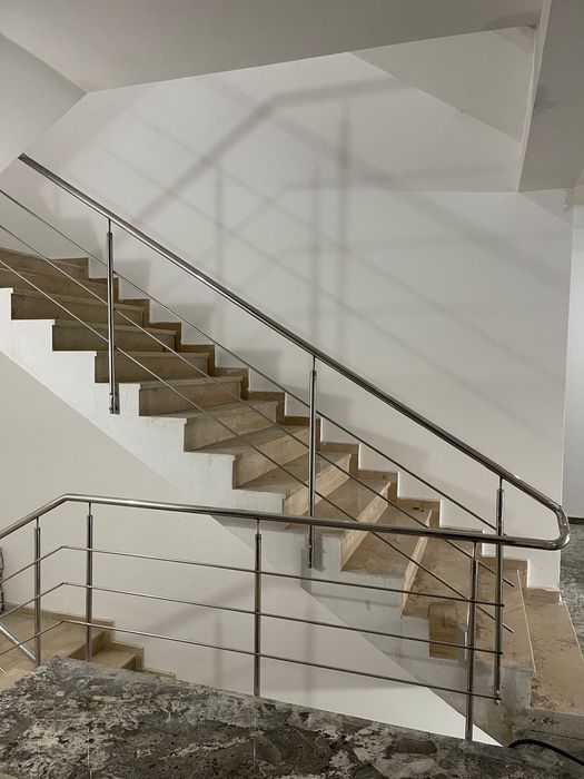 Executam lucrari garduri,porti si balustrazi de inox!