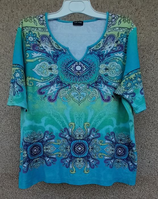 Стилни дамски туники ,блузи и ризи с къс и дълъг ръкав.