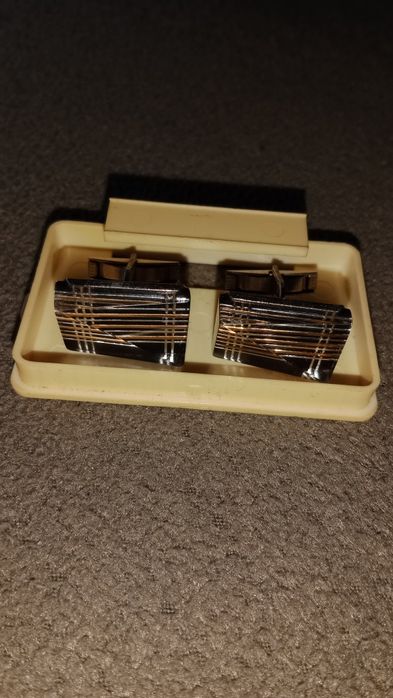 Продаются запонки