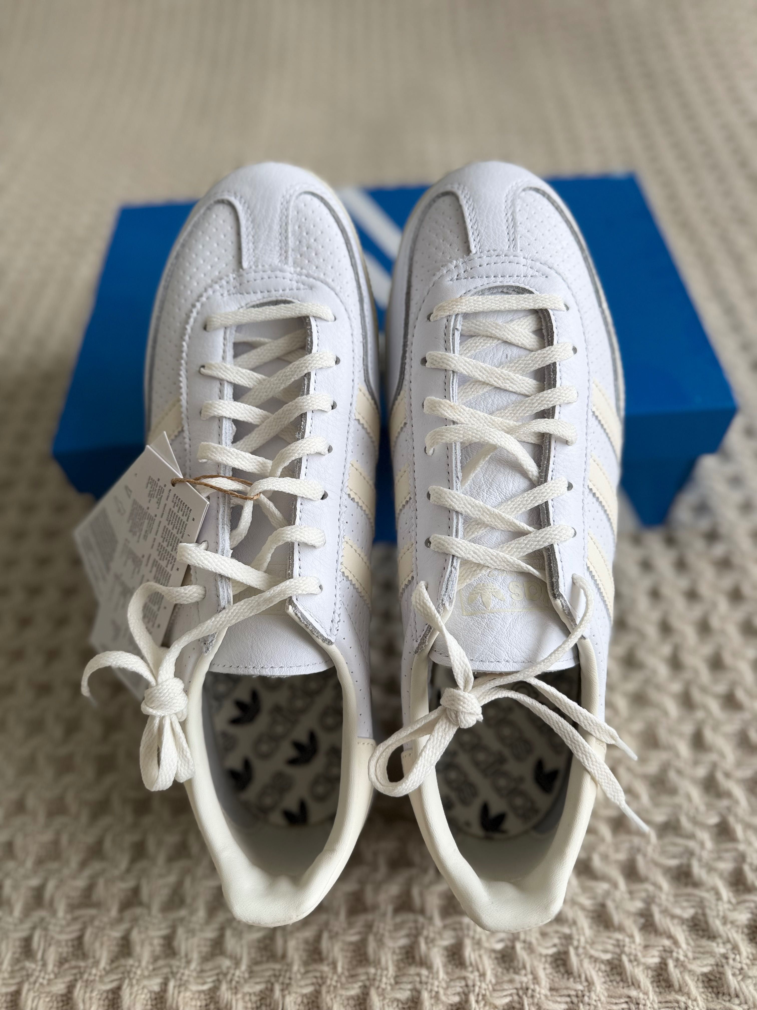 РЕЗЕРВИРАНИ !Adidas-много красив, ТОП модел, ест.кожа !