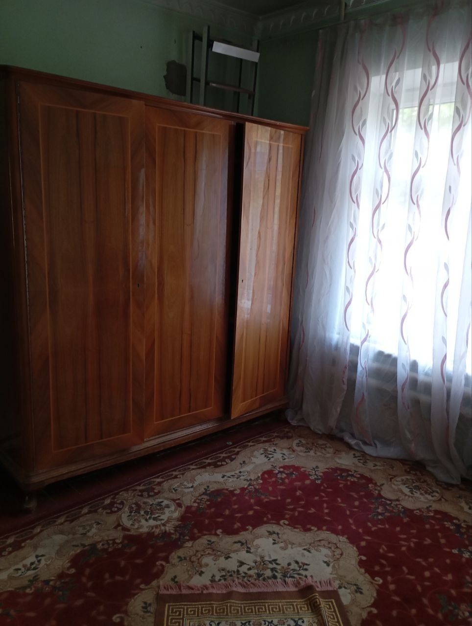 300$ xozyaykasiz hovli oilaga