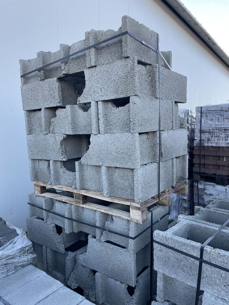 Boltari din beton cu defecte !