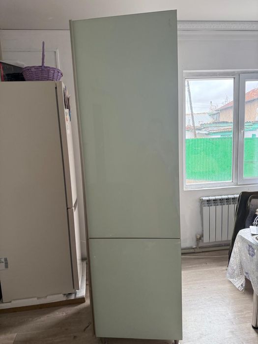 Отдам холодильник за шоколад