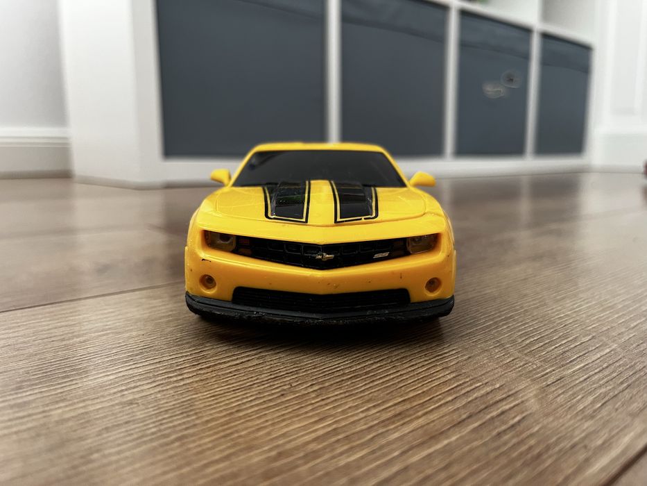 Chevy Camaro cu telecomanda 1:24