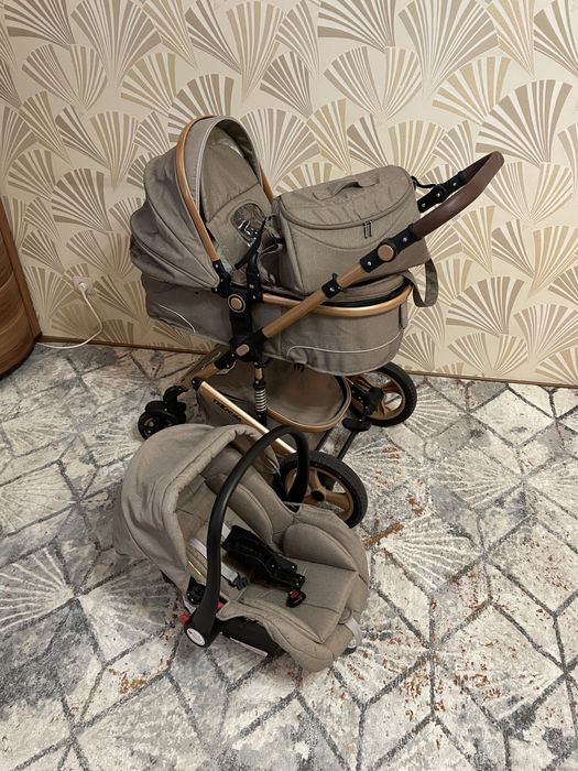Продам коляску 3 в 1