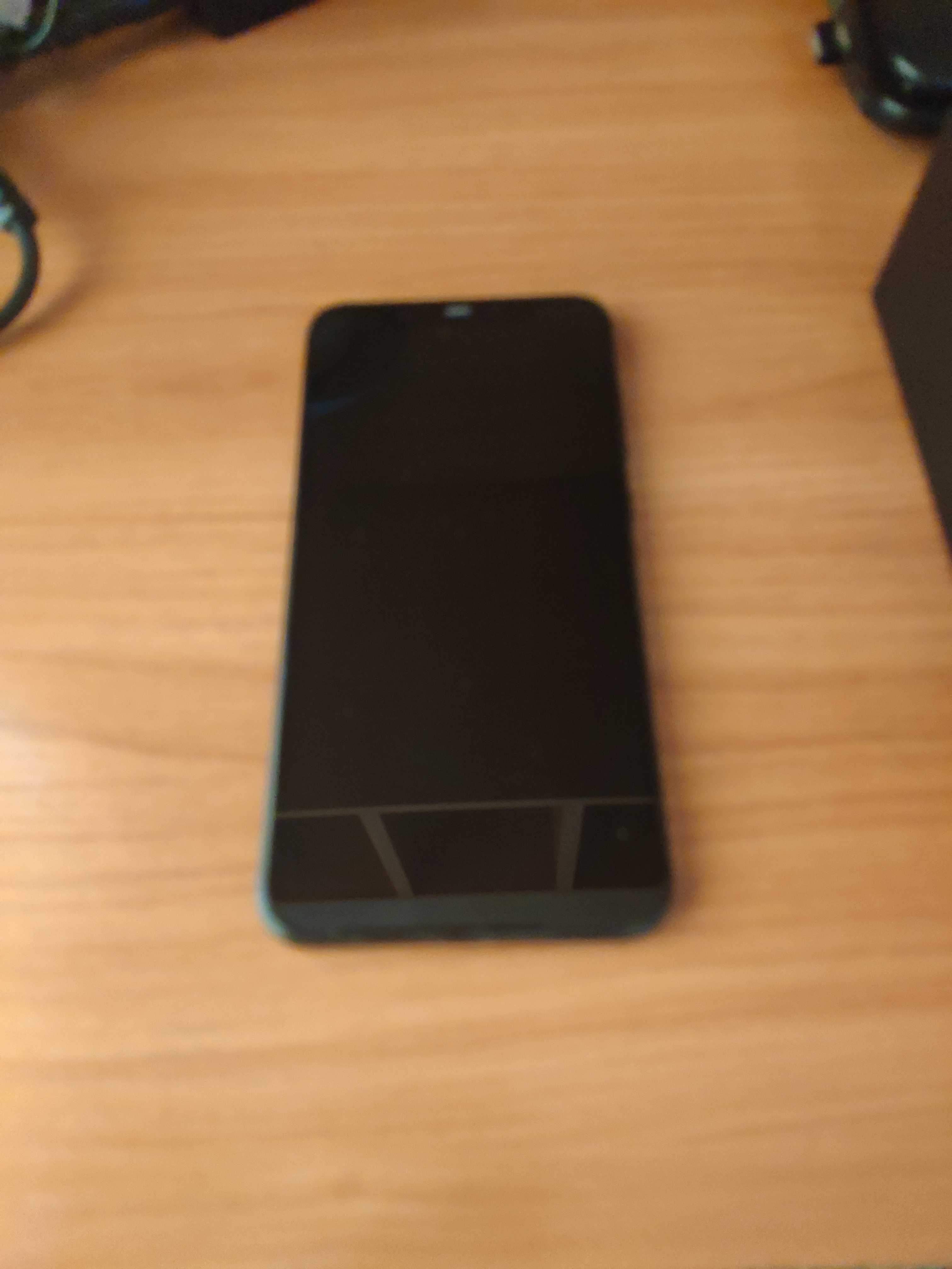 Xiaomi Mi 8 черного цвета