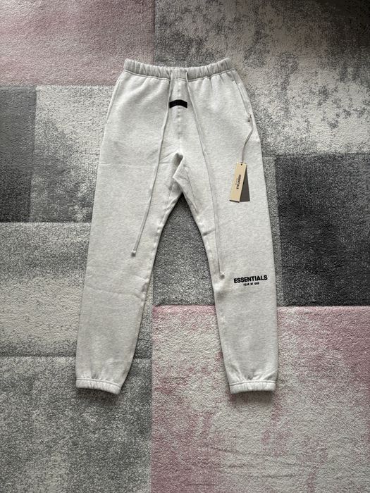 Essentials Light Oatmeal екип