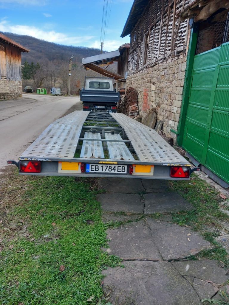 Продавам платформа