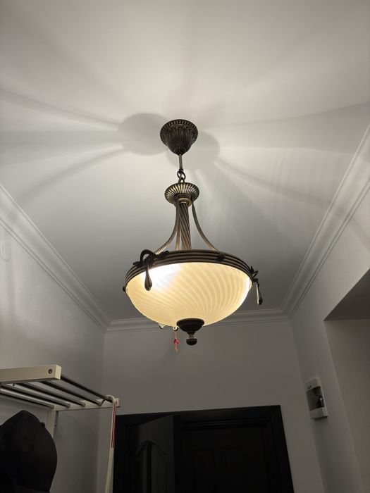 2 шт люстры одинаковые