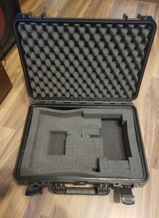 Hard case (valiza transport)