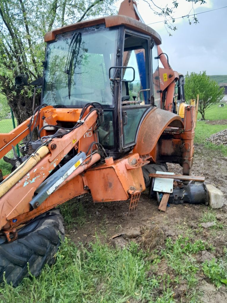 Dezmembrez buldoexcavator Fiat Hitachi New holand fb 110 motor nev hol