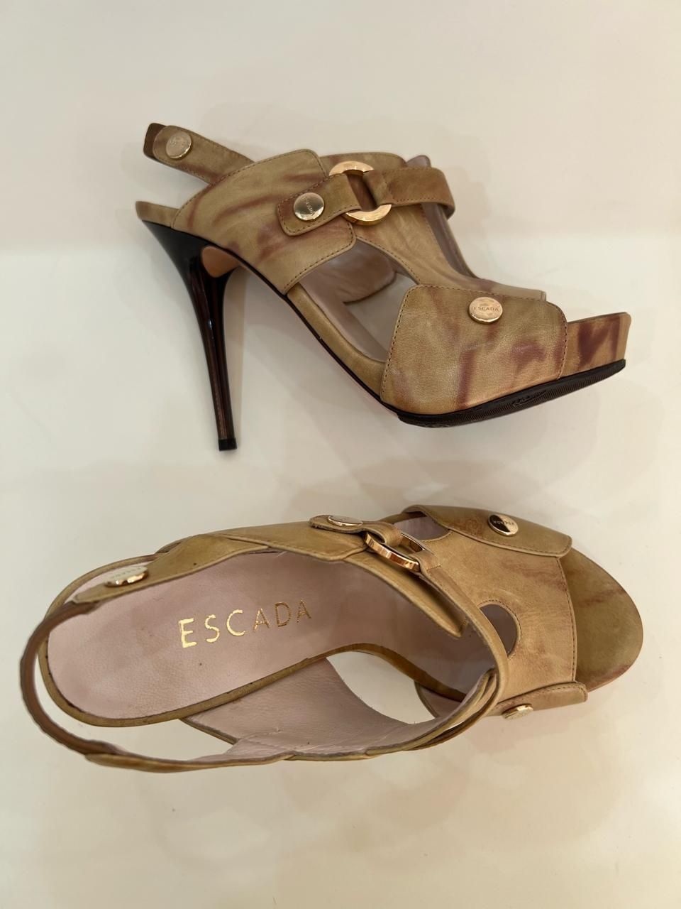 Женская кожаная брендовая обувь: туфли и босоножки, Италия, 37 размер