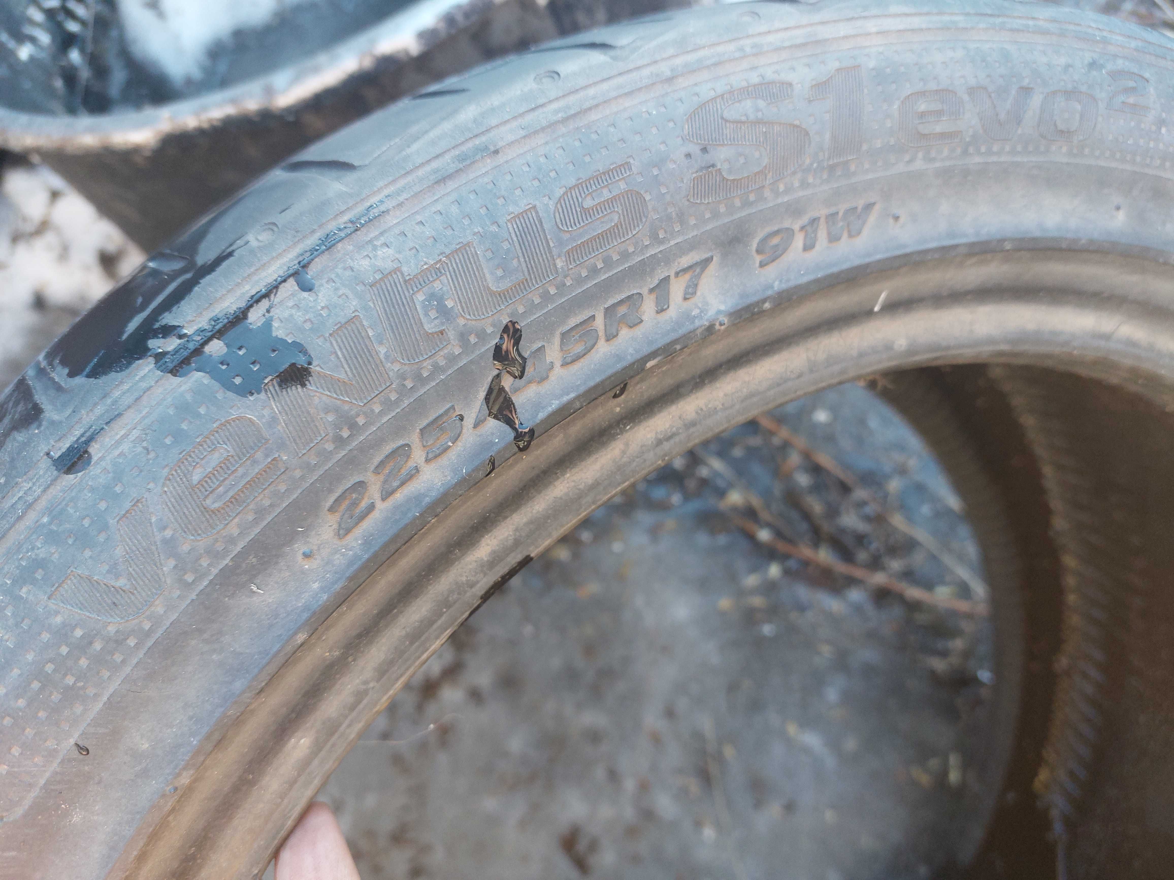 Продам резину 225 /45 R17