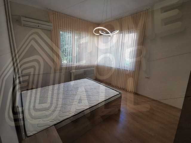 Дава се под наем Тристаен апартамент в София, Център - 74 кв.м за 715 € - Снимка #16