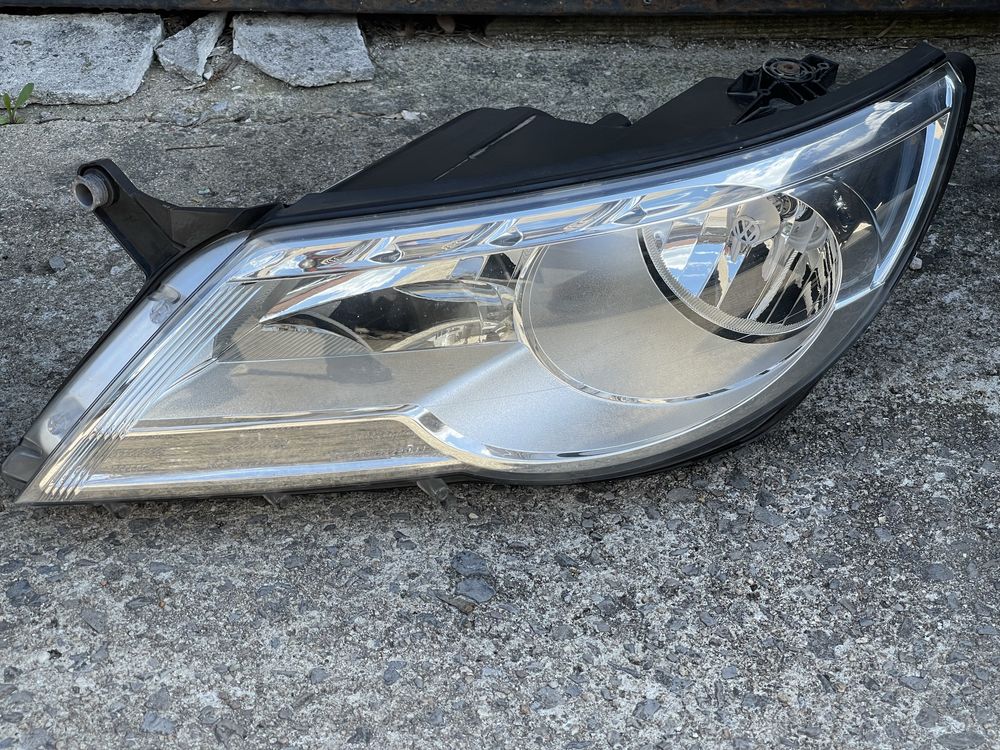 Оригинални Фарове VW Tiguan HELLA