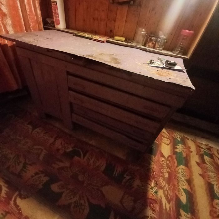 Работен шкаф: Дължина. 1.26см. ширина 55см височина68см.