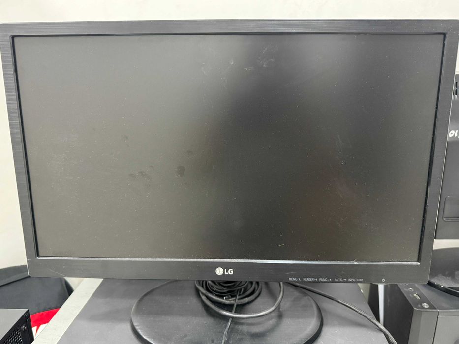 Монитор  20 дюймов