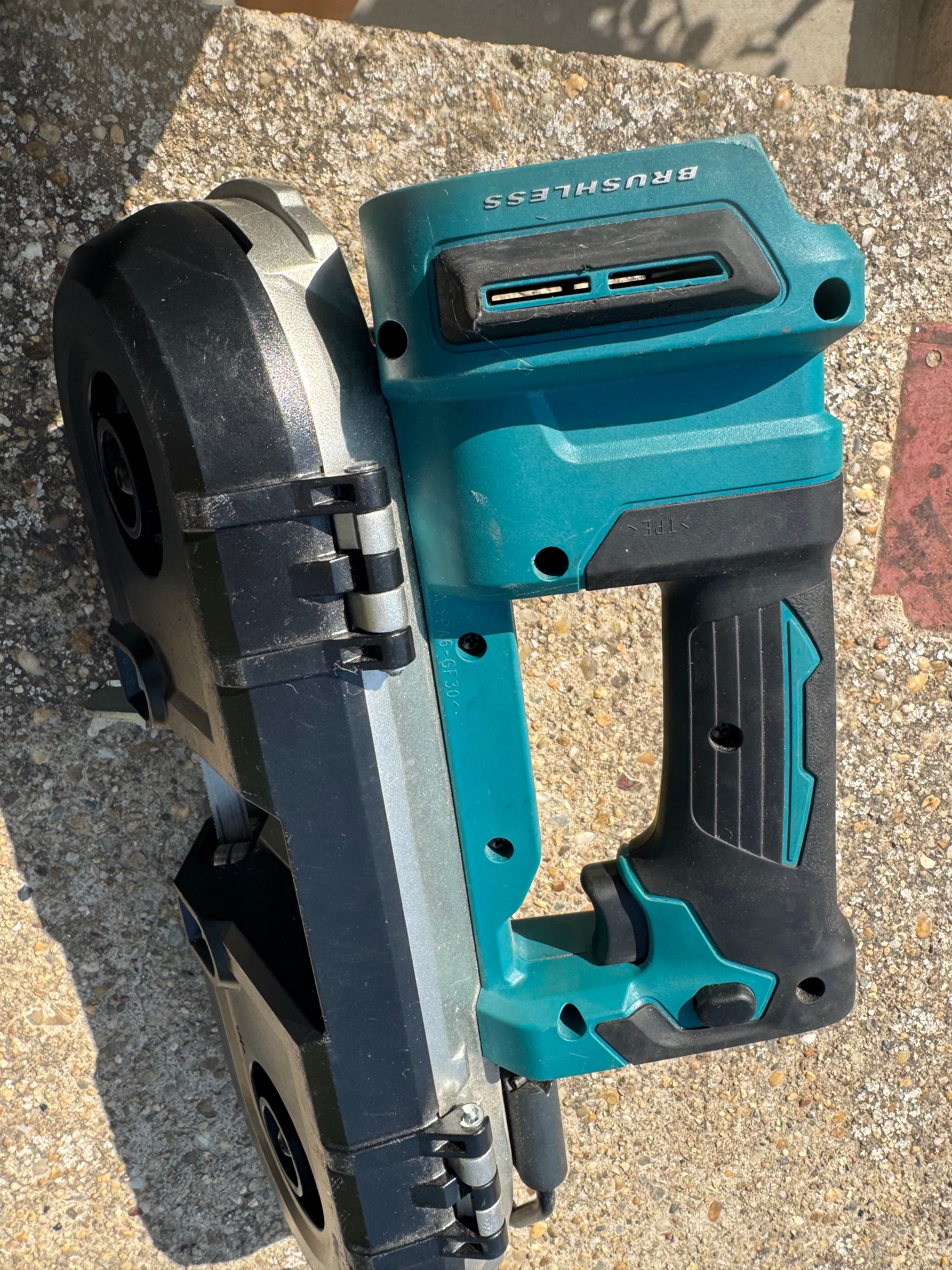 Makita dpb184. 18 волта лентов трион