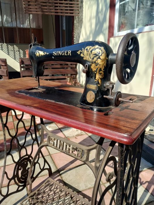 Masina de cusut vintage SINGER