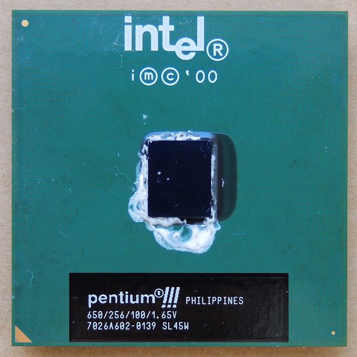 Intel Pentium III 650MHz SL45W 650/256/100/1.65V Socket 370 Testat